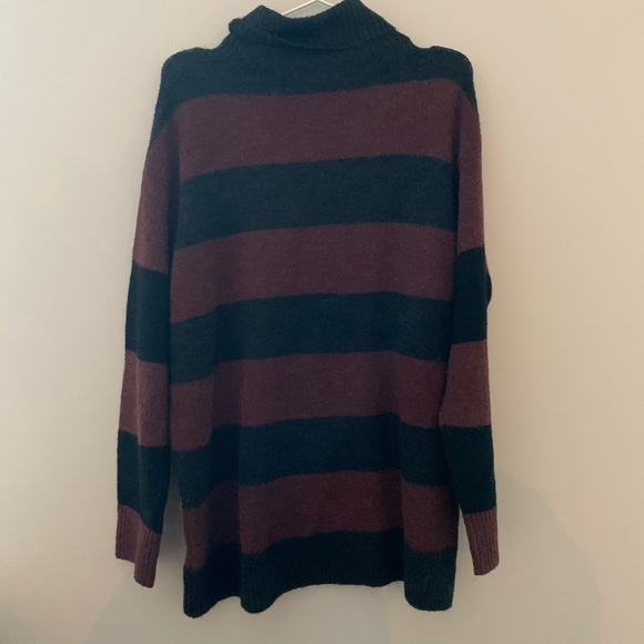 Treasure Bond Turtleneck - Picture 3 of 4